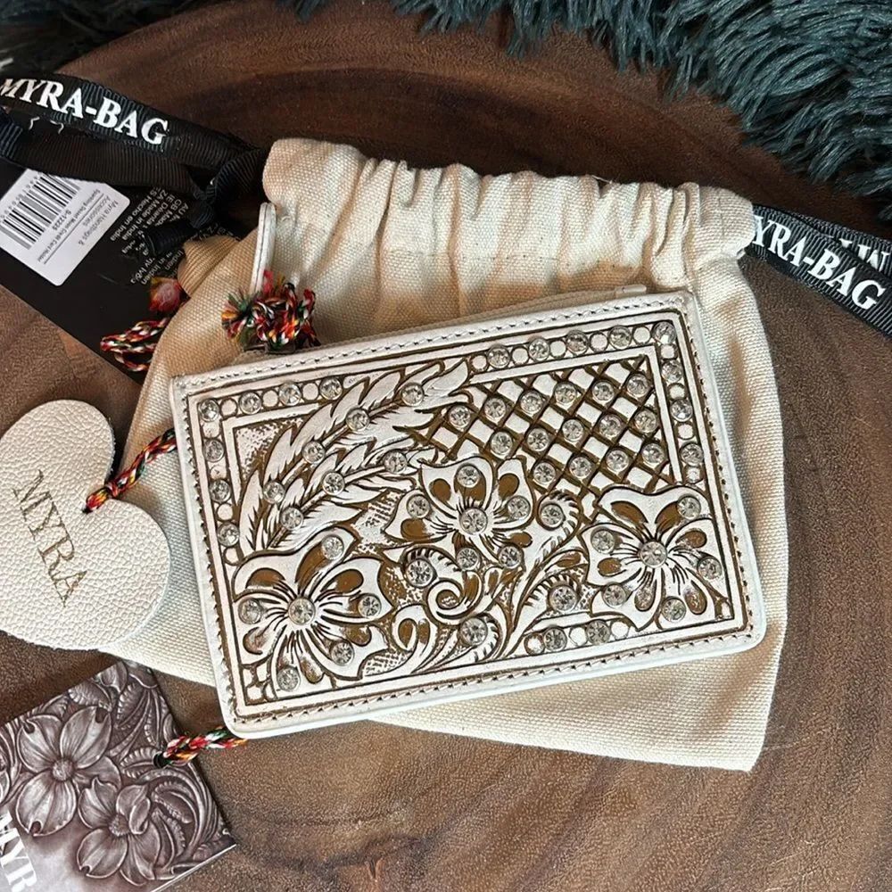 Sparkling Desert Moon Credit Card Holder In Chocolate White